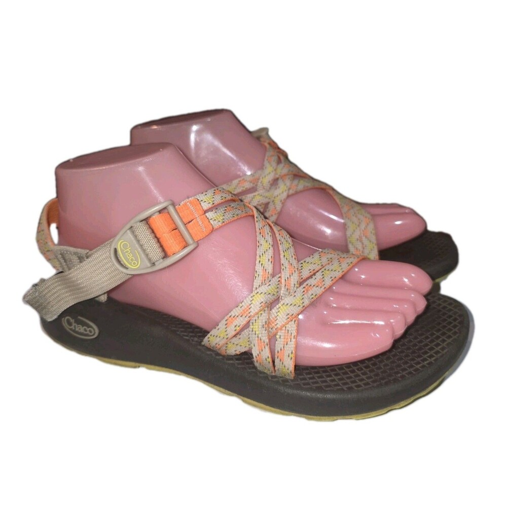 CHACO CHILLO Sz 8 Black Hiking Beach Trail Water Boho Strappy Fun Logo Sandals